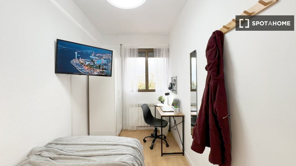 Double room Madrid, 5 beds — photo 18