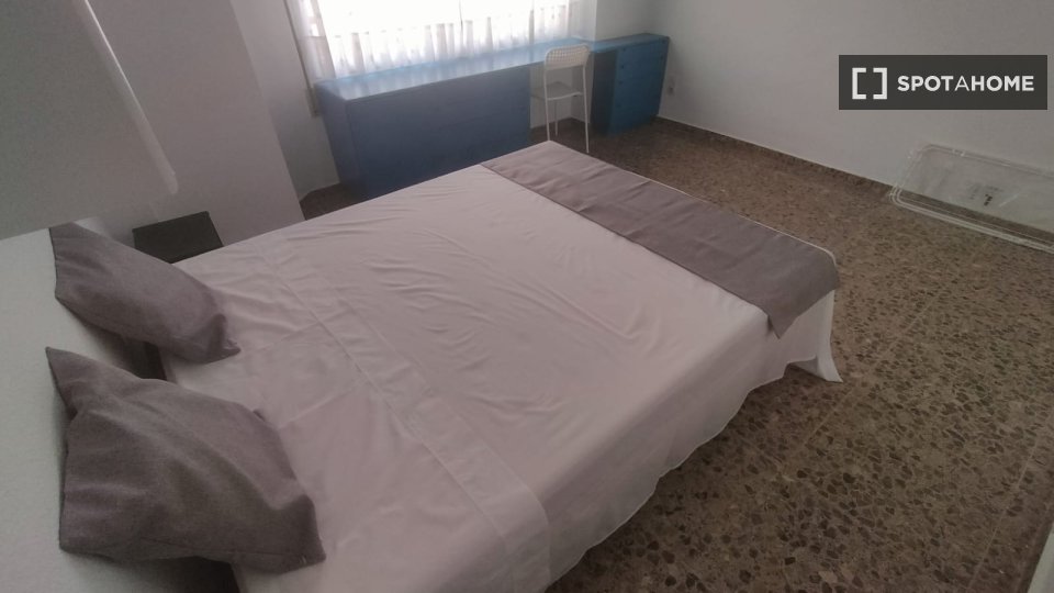 Double room Valencia, 4 beds, 120m² — photo 11