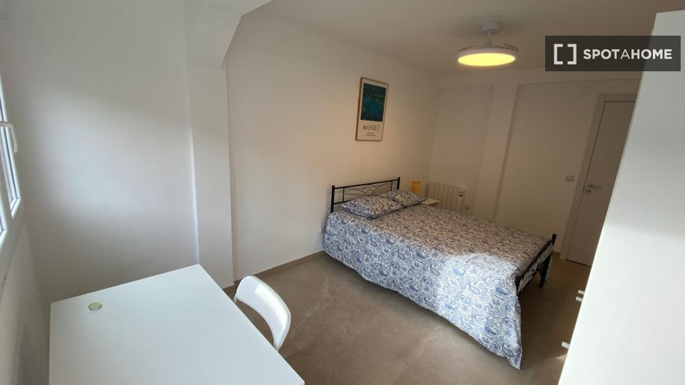 Double room Madrid, 3 beds — photo 4