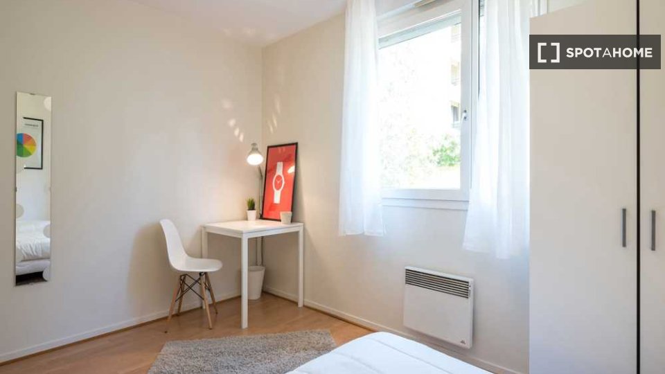 Double room Lyon, 3 beds, 80m² — photo 7