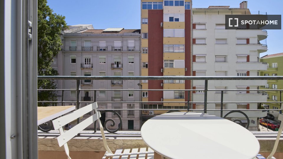 Double room Lisbon, 6 beds — photo 13