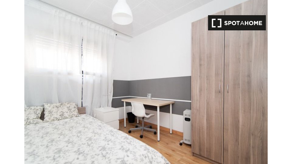 Double room Madrid, 7 beds, 160m² — photo 1