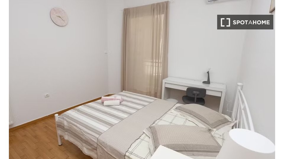 Double room Athens, 4 beds — photo 10