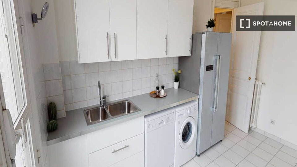 Double room Paris, 7 beds, 190m² — photo 8