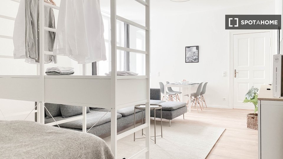 Apartment Berlin, 1 bed, 44m² — photo 2