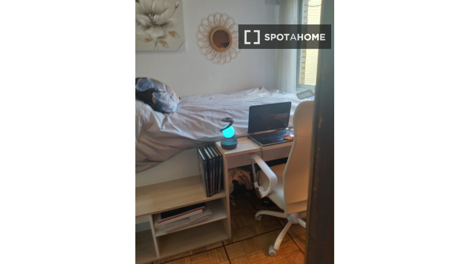 Double room Madrid, 4 beds — photo 20
