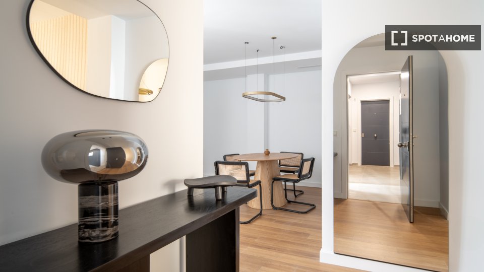 Apartment Seville, 2 beds, 100m² — photo 15