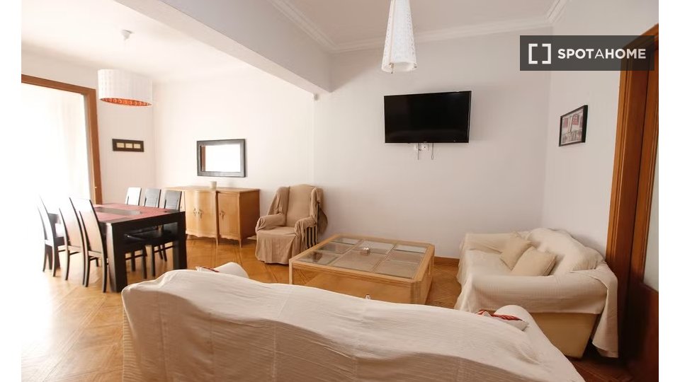 Double room Athens, 7 beds — photo 3