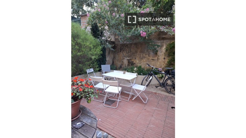 Double room Lisbon, 2 beds — photo 5