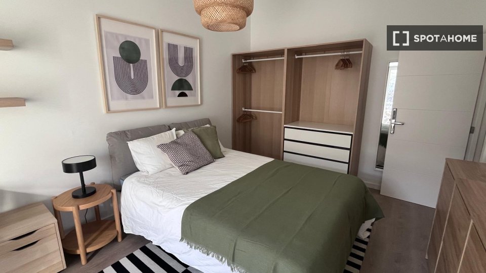 Double room Lisbon, 6 beds, 160m² — photo 27