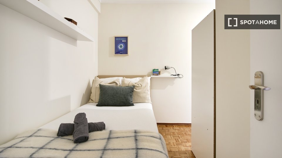 Double room Lisbon, 10 beds — photo 10