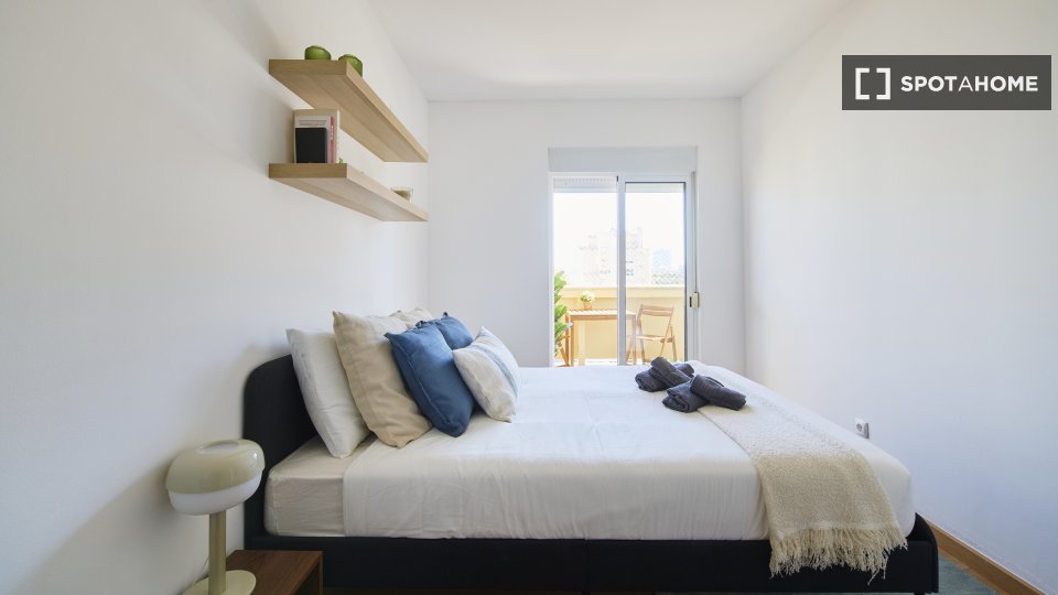Double room Lisbon, 6 beds — photo 10