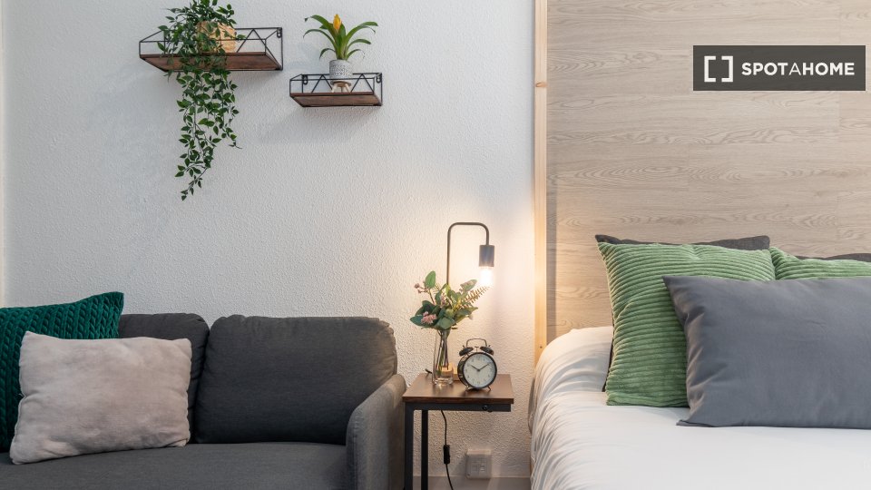 Double room Madrid, 7 beds, 160m² — photo 3