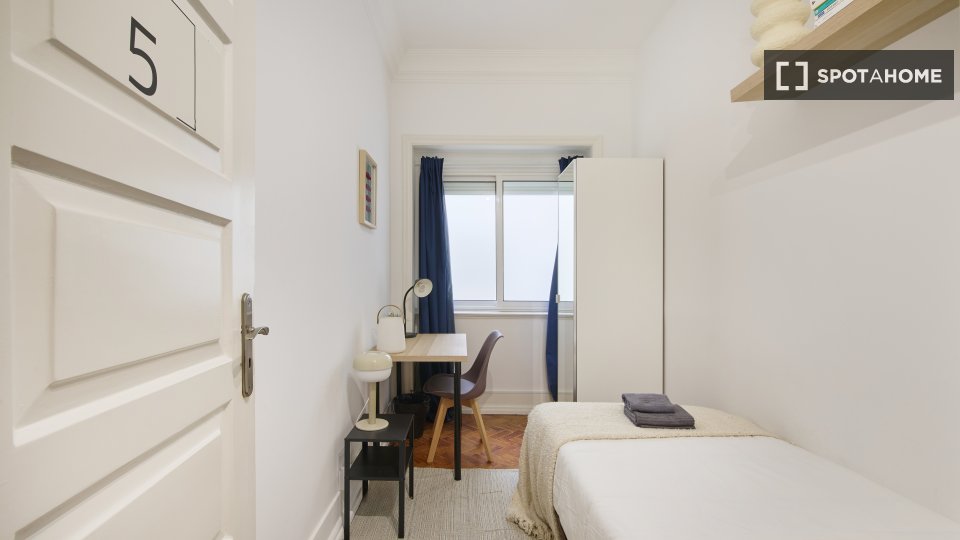 Double room Lisbon, 10 beds — photo 44