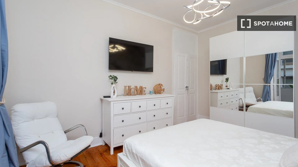Double room Lisbon, 6 beds — photo 13