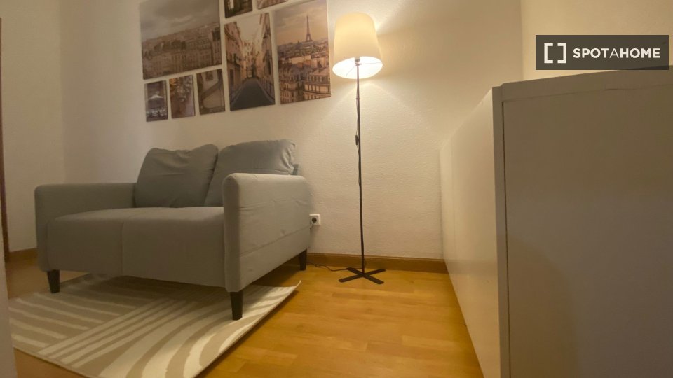 Double room Madrid, 4 beds — photo 19