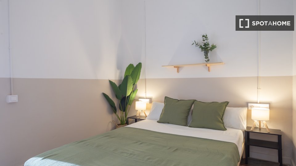 Double room Barcelona, 4 beds, 90m² — photo 13