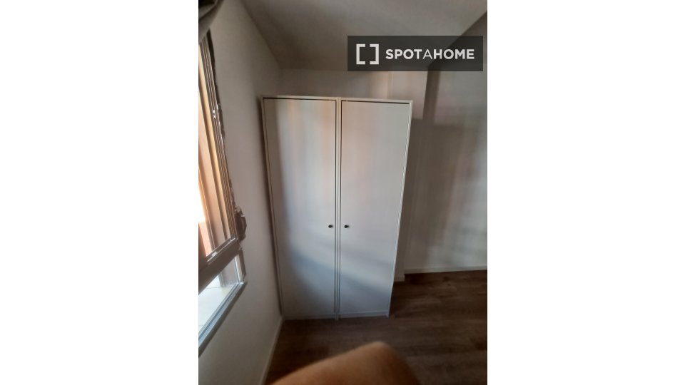 Double room Valencia, 4 beds, 75m² — photo 13