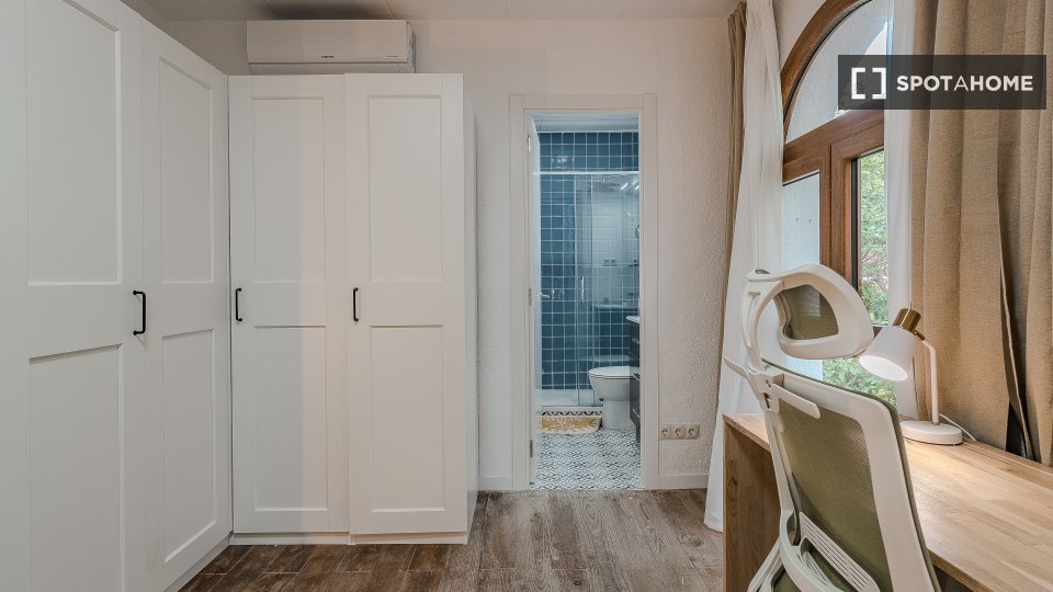 Double room Barcelona, 6 beds, 227m² — photo 66