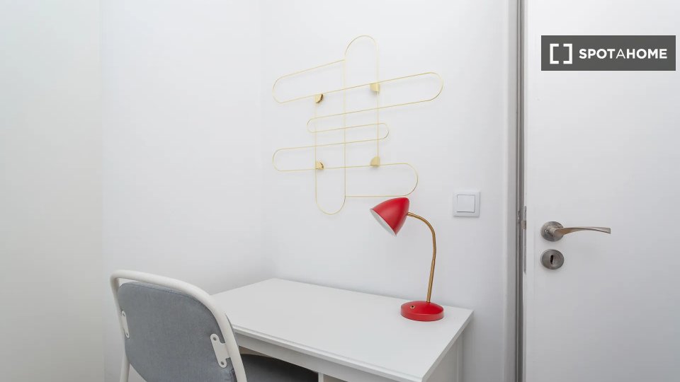 Double room Lisbon, 5 beds — photo 13