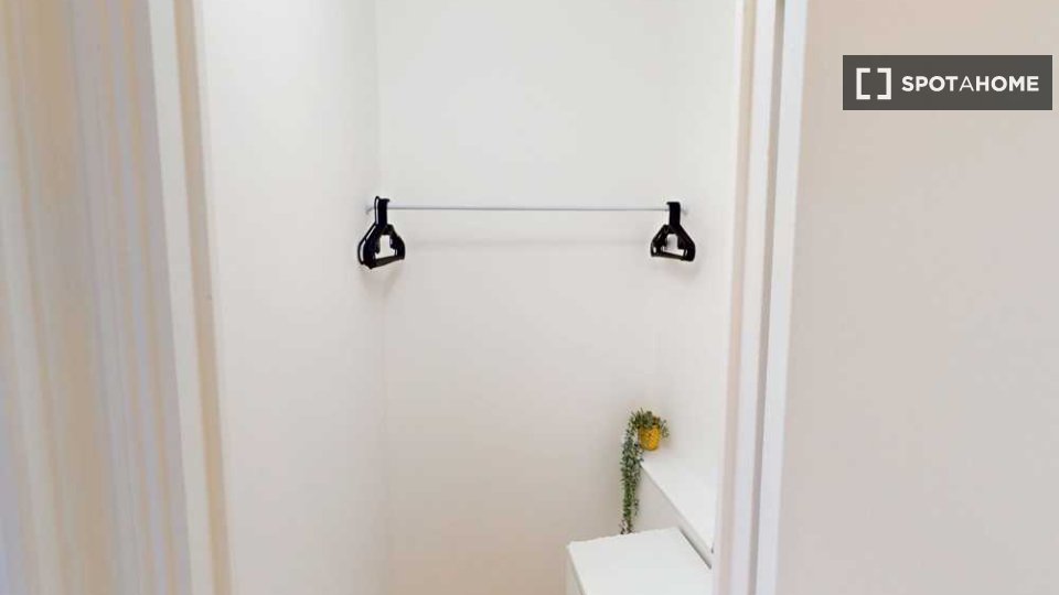 Double room Paris, 5 beds, 110m² — photo 5