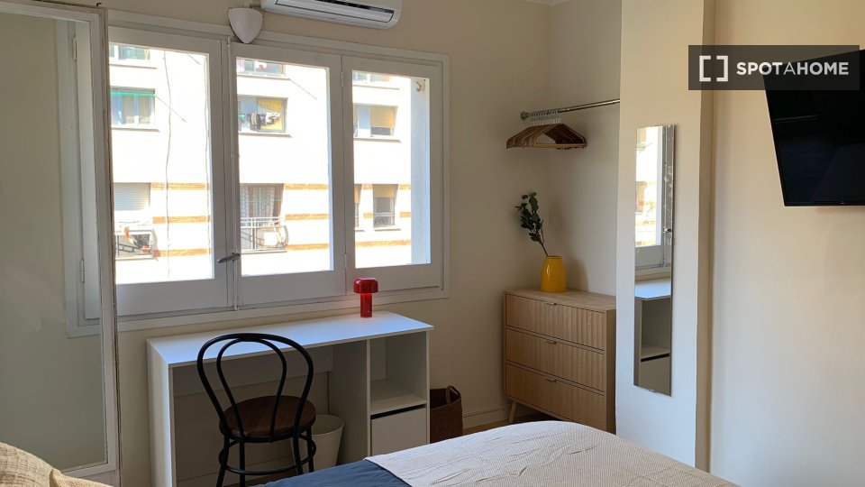 Double room Barcelona, 4 beds, 85m² — photo 19