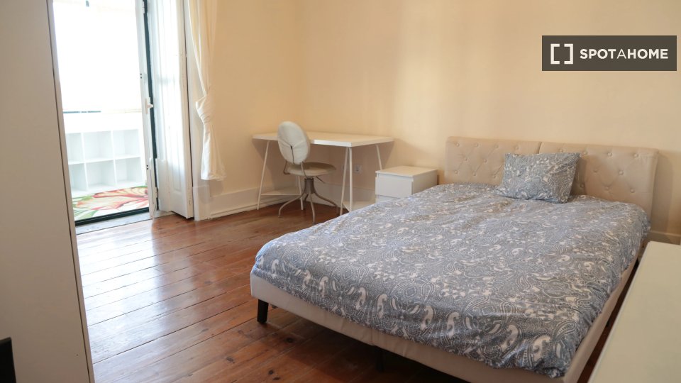 Double room Lisbon, 6 beds — photo 10