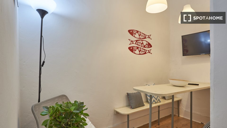 Double room Lisbon, 7 beds, 110m² — photo 34