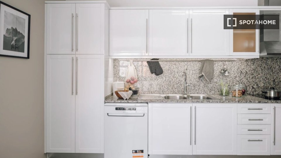 Apartment Lisbon, 2 beds — photo 8