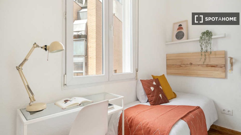 Double room Madrid, 6 beds — photo 19