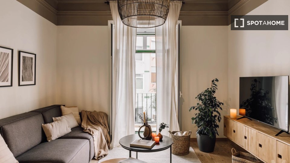 Apartment Lisbon, 2 beds, 115m² — photo 9