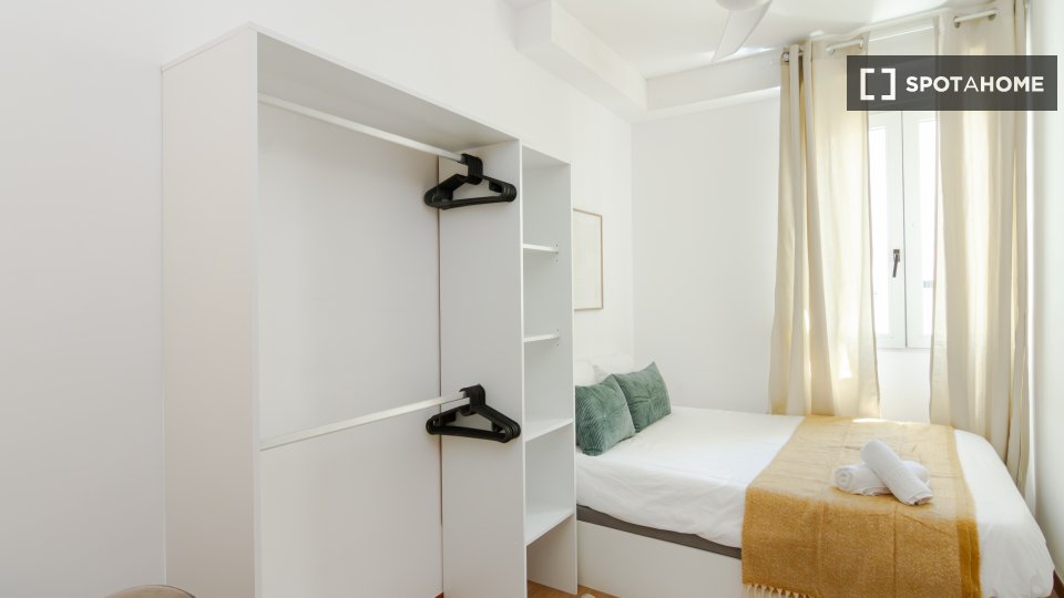 Double room Madrid, 6 beds — photo 28