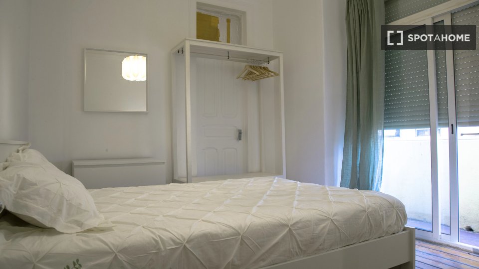 Double room Lisbon, 4 beds — photo 1