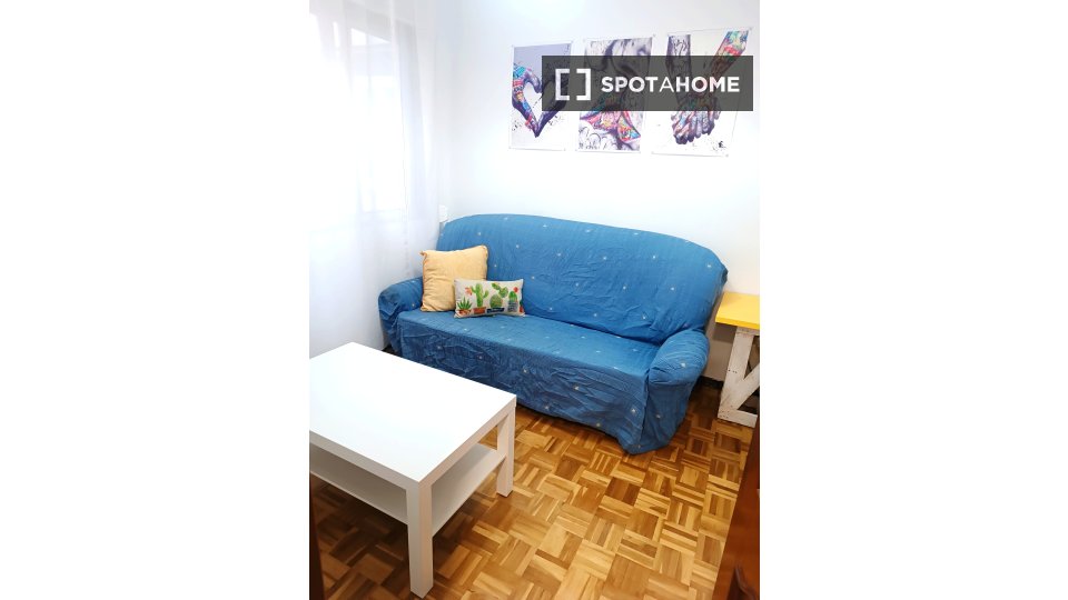 Double room Valladolid, 3 beds, 75m² — photo 3