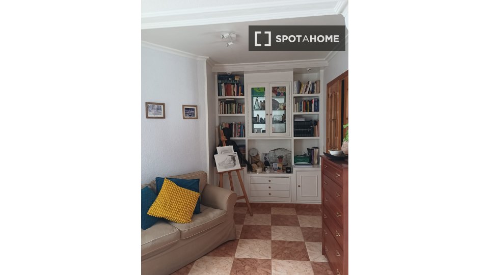 Double room Madrid, 3 beds — photo 5