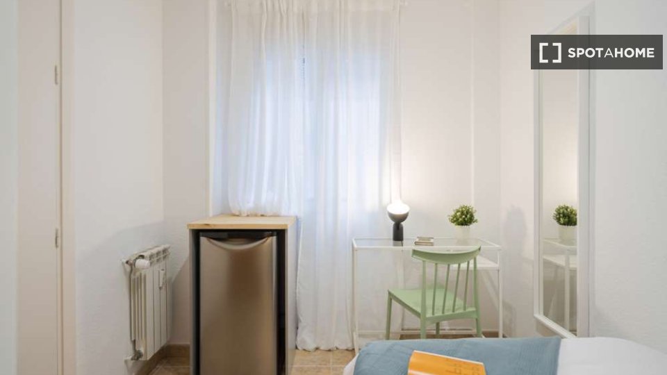 Double room Madrid, 25 beds — photo 14