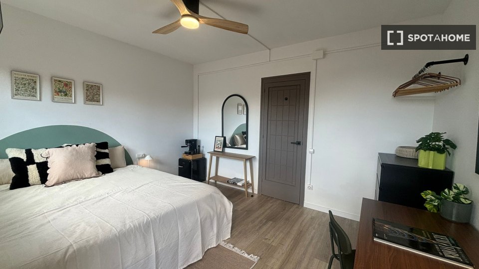 Double room Barcelona, 8 beds, 220m² — photo 32