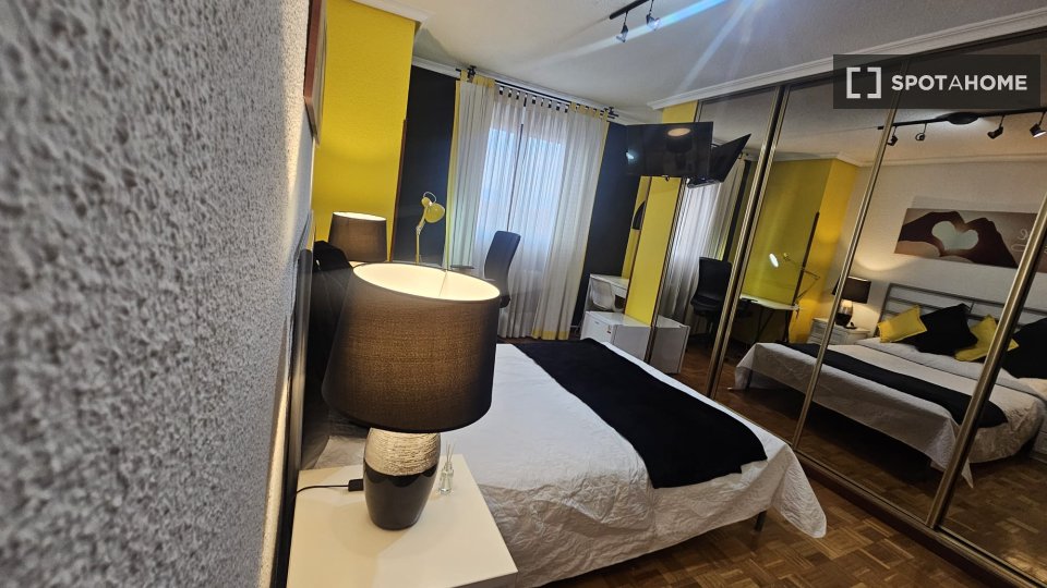 Double room Alcala_De_Henares, 5 beds, 140m² — photo 2