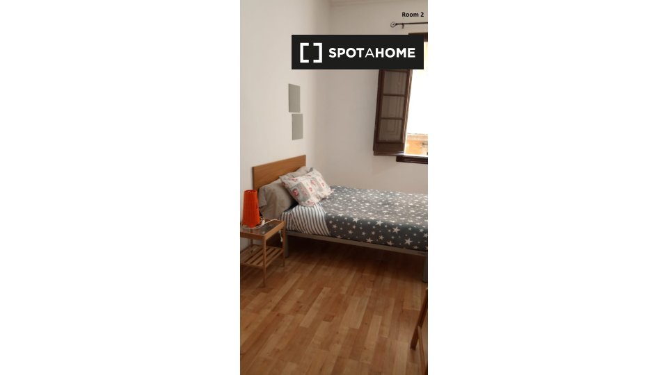 Double room Barcelona, 3 beds, 75m² — photo 2