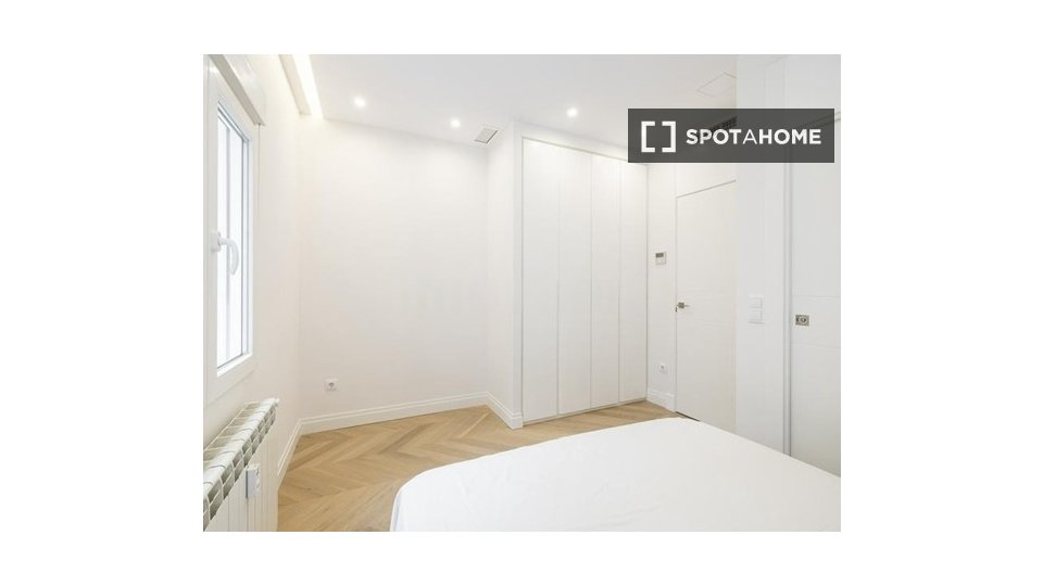 Apartment Madrid, 4 beds, 130m² — photo 4