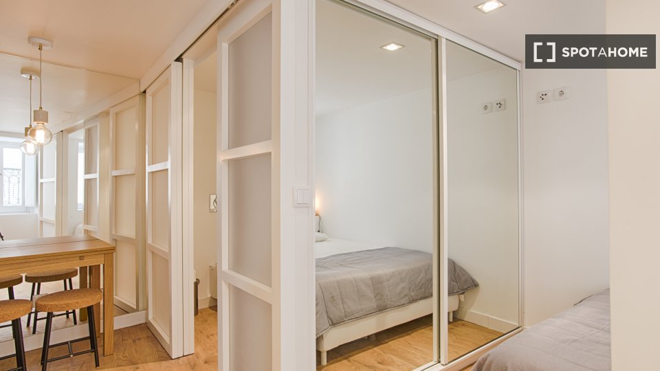 Apartment mono Lisbon, 36m² — photo 2