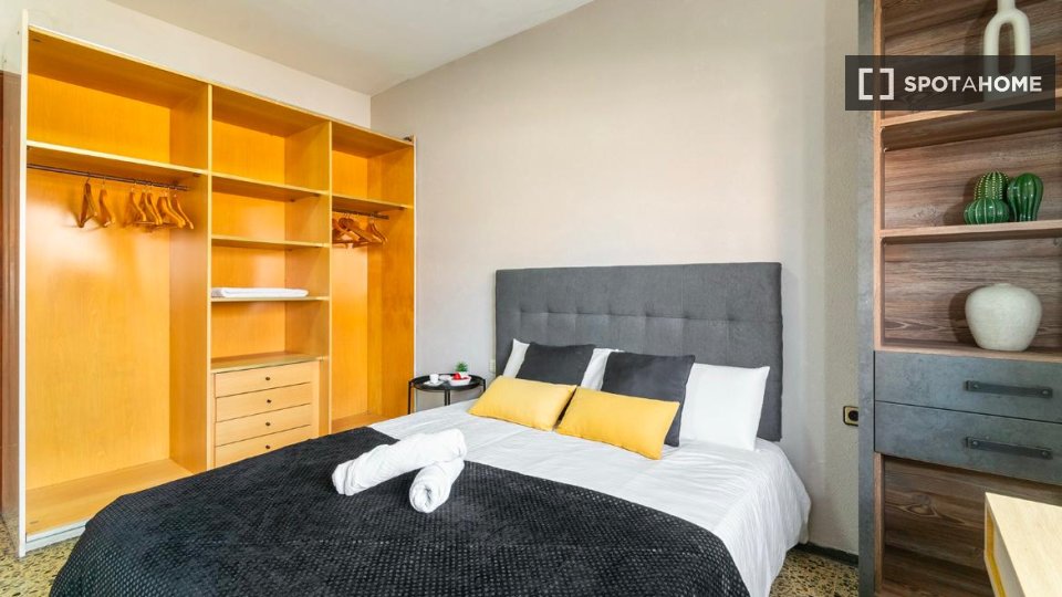 Double room Barcelona, 5 beds, 100m² — photo 36