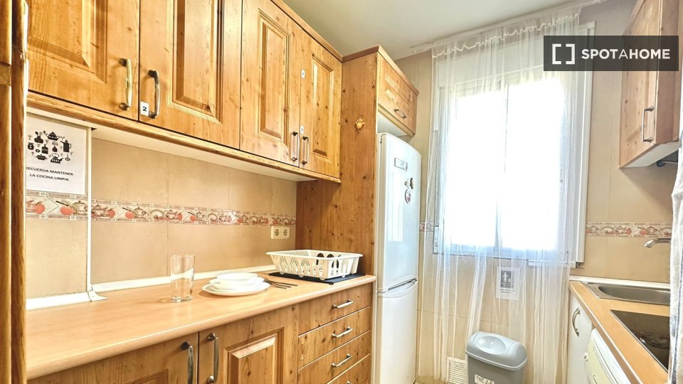 Double room Madrid, 3 beds — photo 20