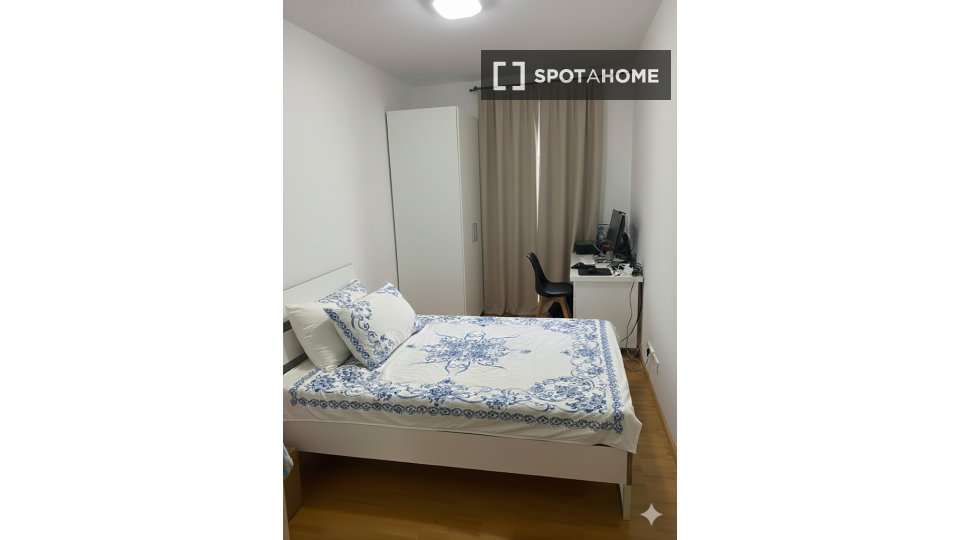Double room Berlin, 2 beds, 83m² — photo 2