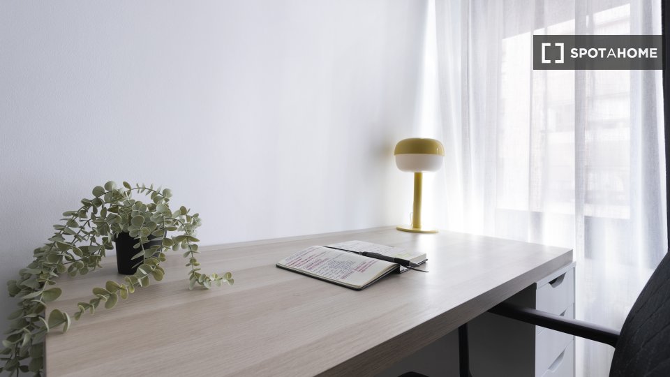 Double room Madrid, 6 beds, 150m² — photo 8