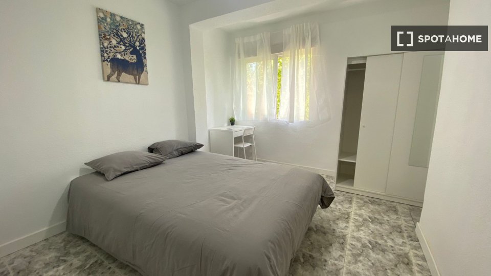 Double room Madrid, 5 beds — photo 12