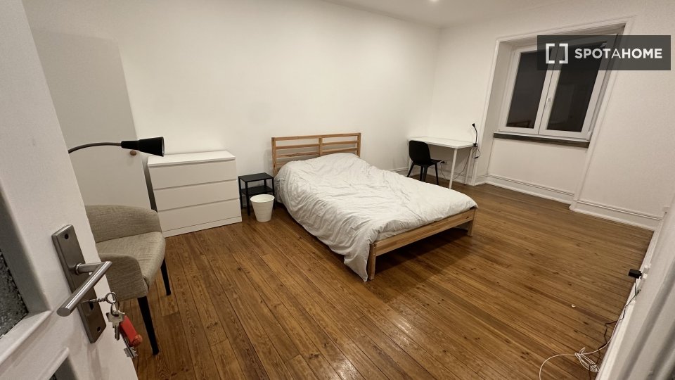 Double room Lisbon, 4 beds, 95m² — photo 22