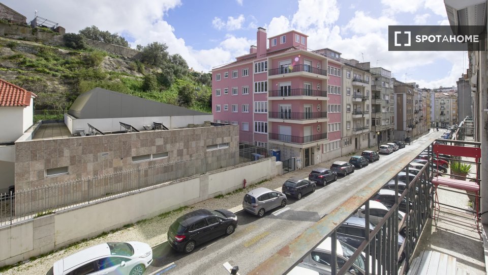 Double room Lisbon, 4 beds — photo 8