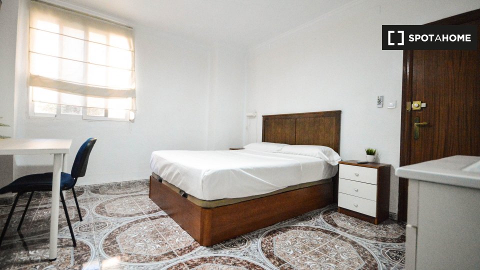 Double room Valencia, 4 beds, 95m² — photo 17