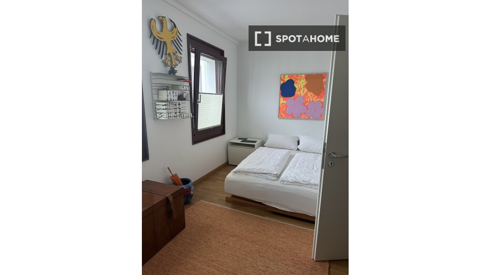 Double room Berlin, 2 beds, 102m² — photo 2